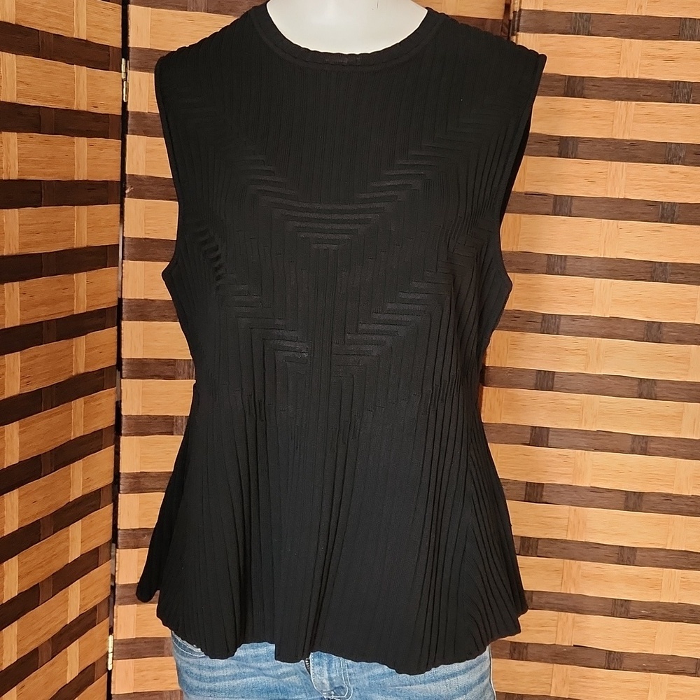 NWT! CeCe flare stretch tank
